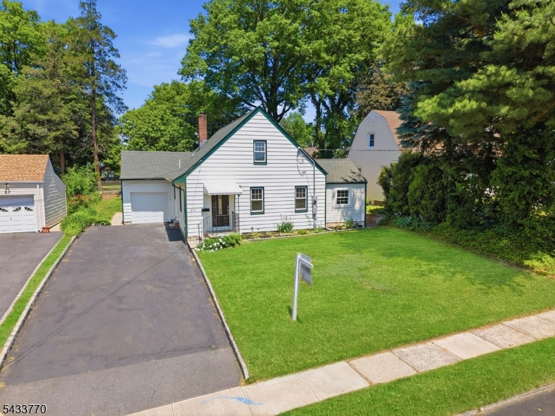 573 Conant St
