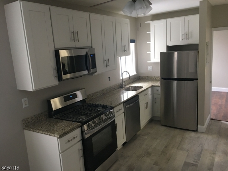 316-324 Jefferson St 2E