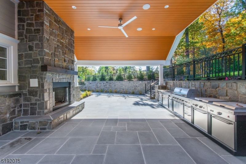 368 Hartshorn Dr