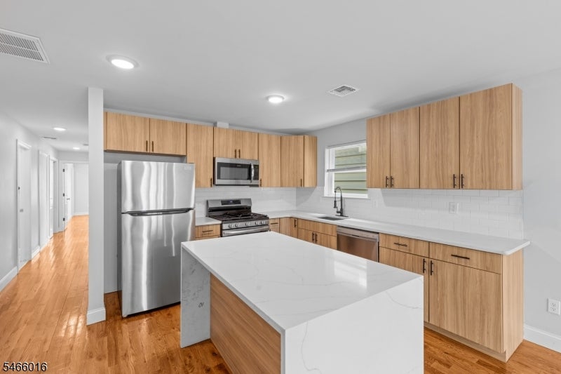 19 Shaw Ave 1
