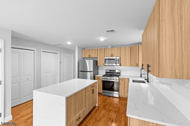 19 Shaw Ave 1