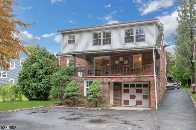 60 Tooker Ave