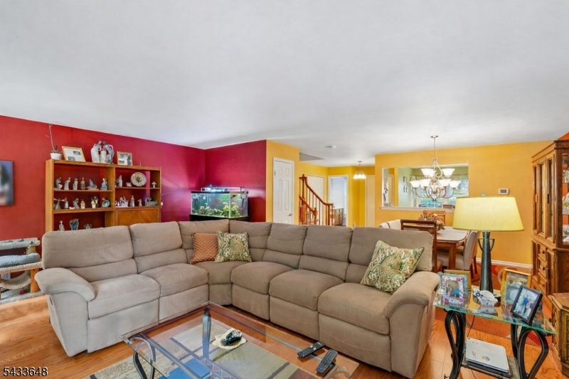 53 Woodledge Ct