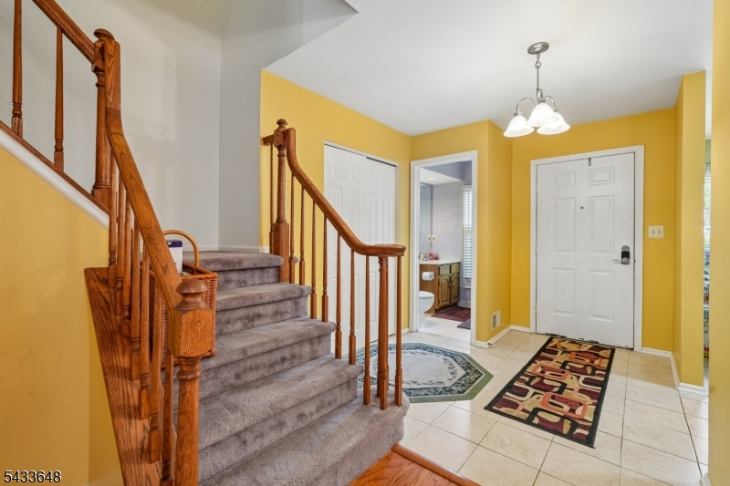 53 Woodledge Ct