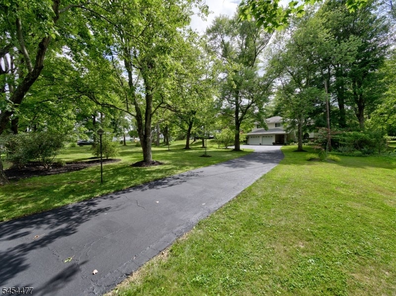 548 Garretson Rd