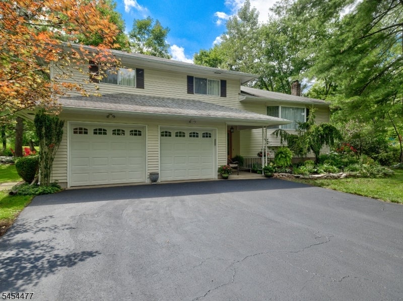 548 Garretson Rd