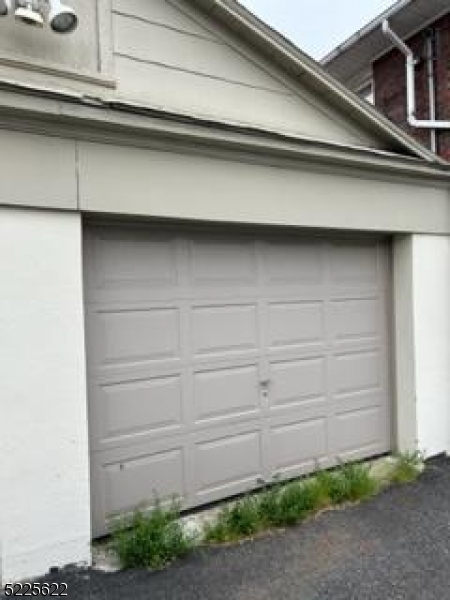 370 Main St