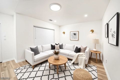 125-127 S 8th St Newark City NJ 07107