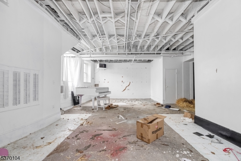 14 Henry St