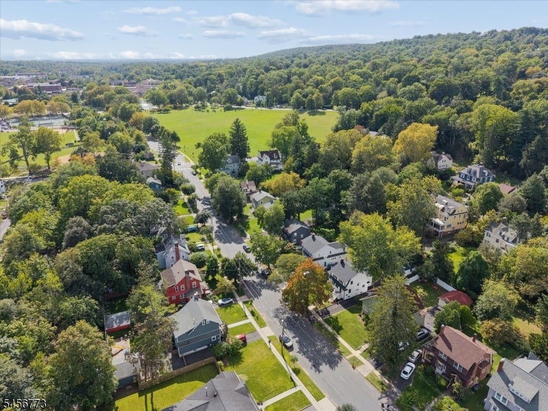 343 Meadowbrook Ln
