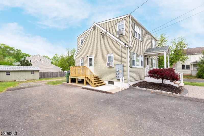 200 Plainfield Rd