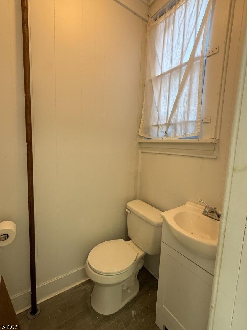 247 Lakeview Ave