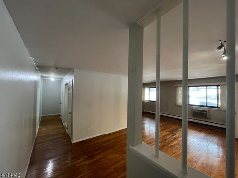 401 Highway22B40U6 F North Plainfield Boro NJ 07060