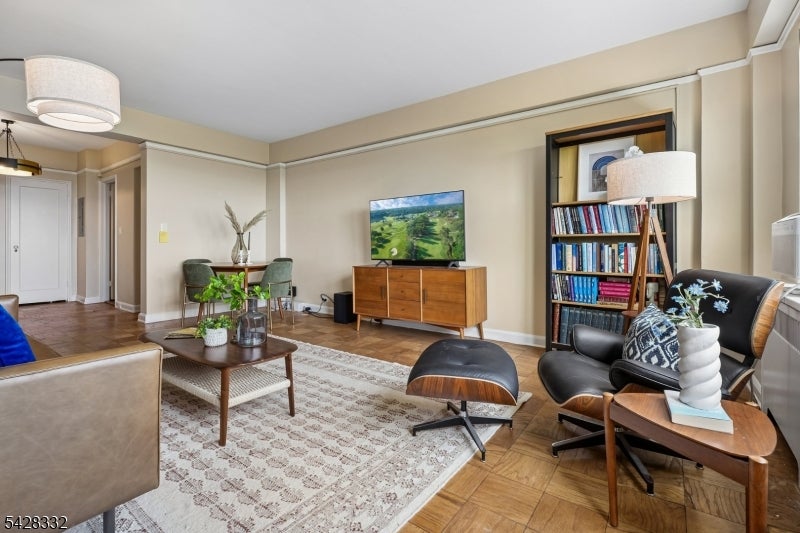 10 Crestmont Rd 5J 5J