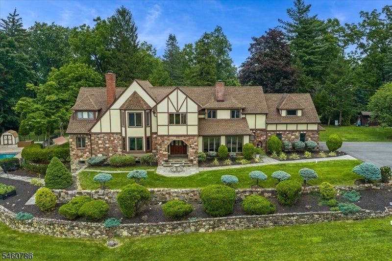 3 Manrodt Ct