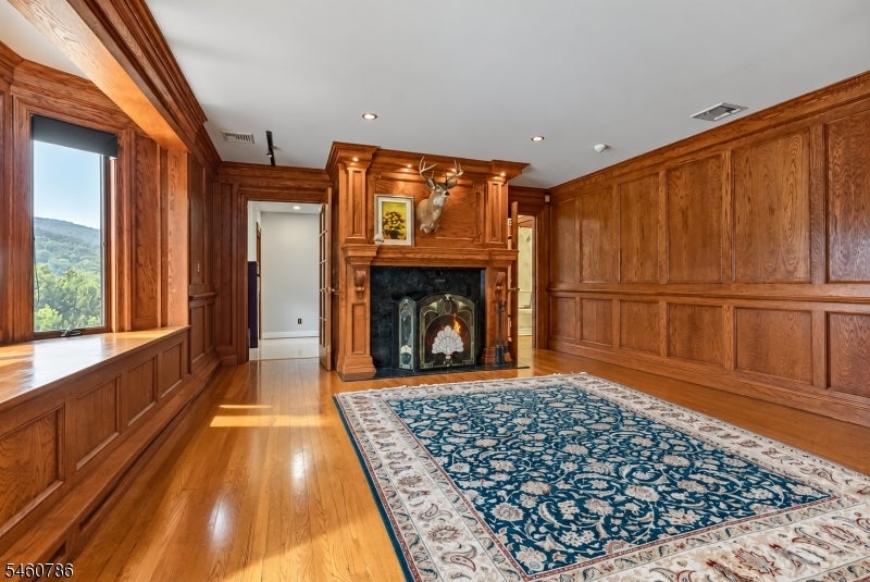 3 Manrodt Ct