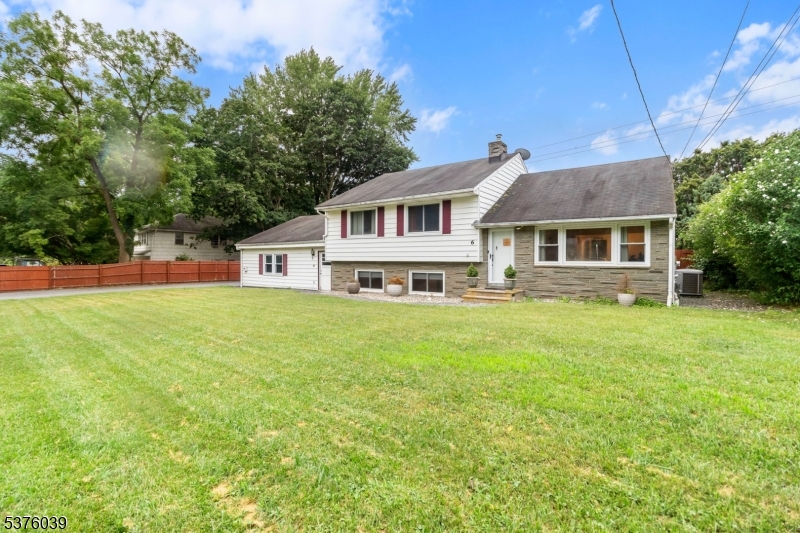 6 Barry Ln