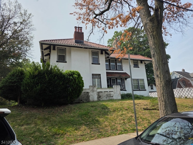 570 Mount Prospect Ave