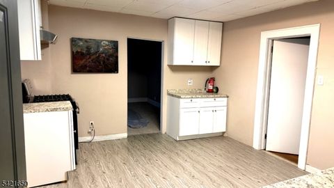 21 Bloomfield Ave 3R Bloomfield Twp. NJ 07003