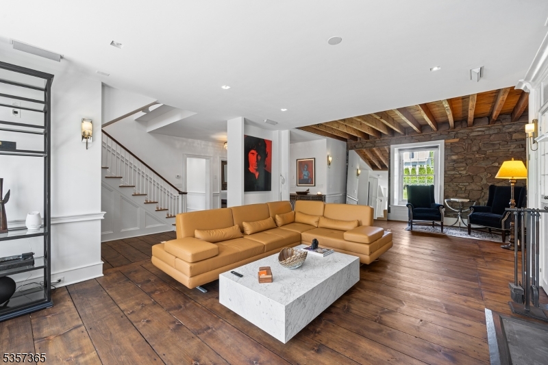 868 Goffle Rd