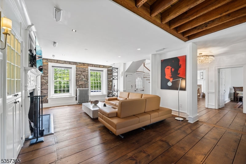 868 Goffle Rd