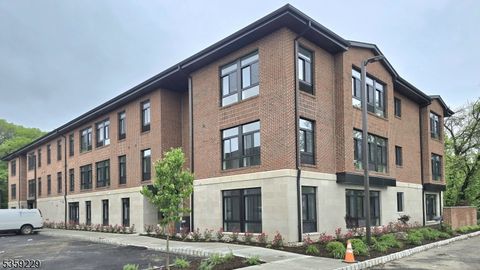 Photo of 135 Fairfield Rd #107, Fairfield, NJ 07004 (MLS # 3995513)