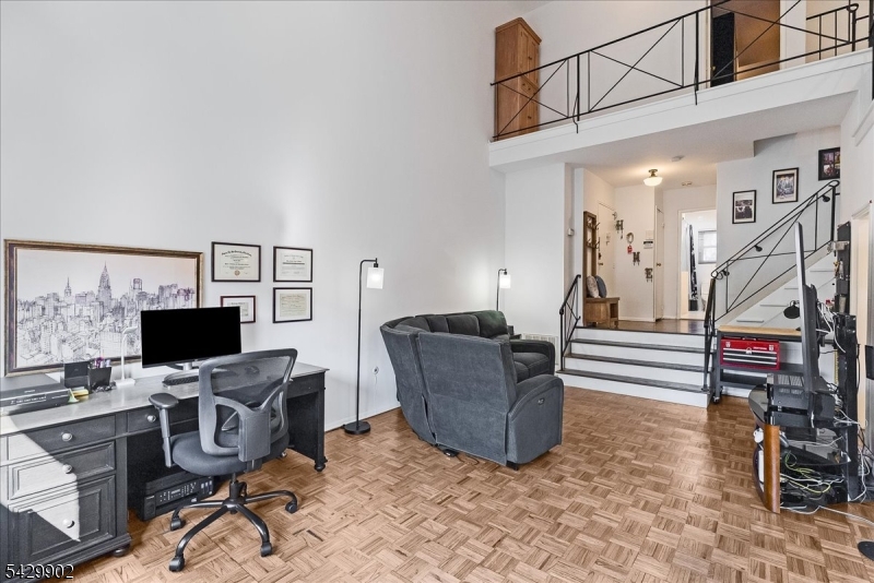 361 Claremont Ave 11