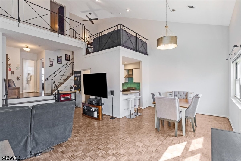 361 Claremont Ave 11
