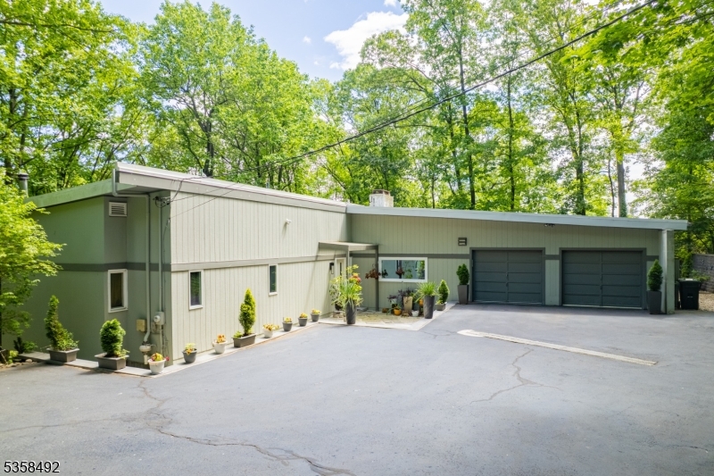 1178 Johnston Dr