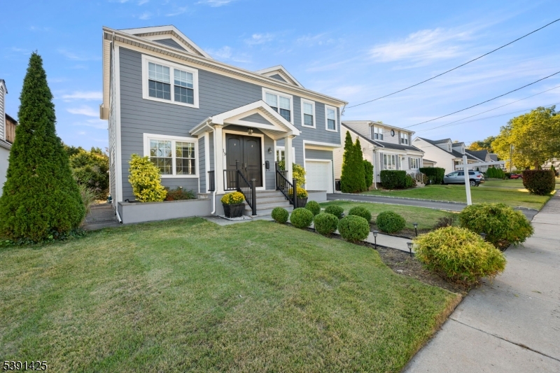 19 Schlosser Dr