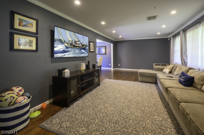 16 Macleay Rd