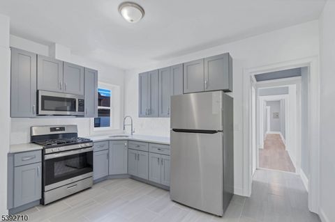 Photo of 147 E Jersey St, Elizabeth, NJ 07206 (MLS # 3994424)