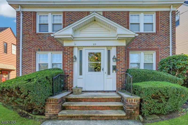 219 Shelley Ave