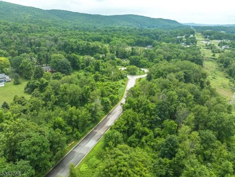 2 Exeter Ln Hardyston Twp. NJ 07419