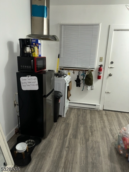 588 Argyle Ave 2