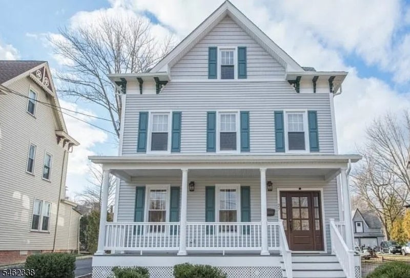 27 Center St