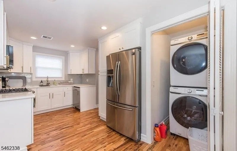 27 Center St