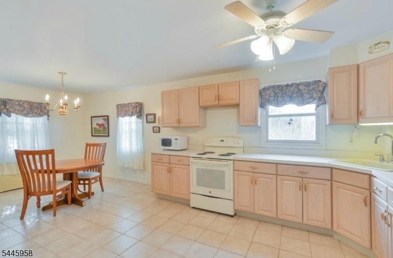 899 Green Pond Rd