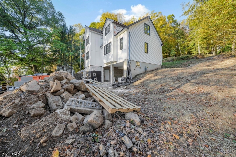 85 Pine Brook Rd