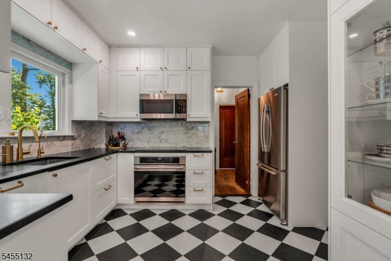 9 Musconetcong Ave