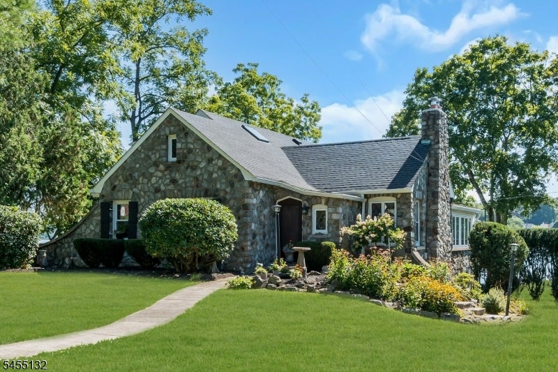 9 Musconetcong Ave