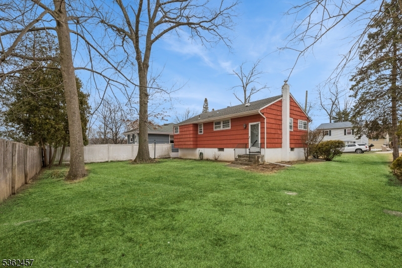 137 Lincoln Pl