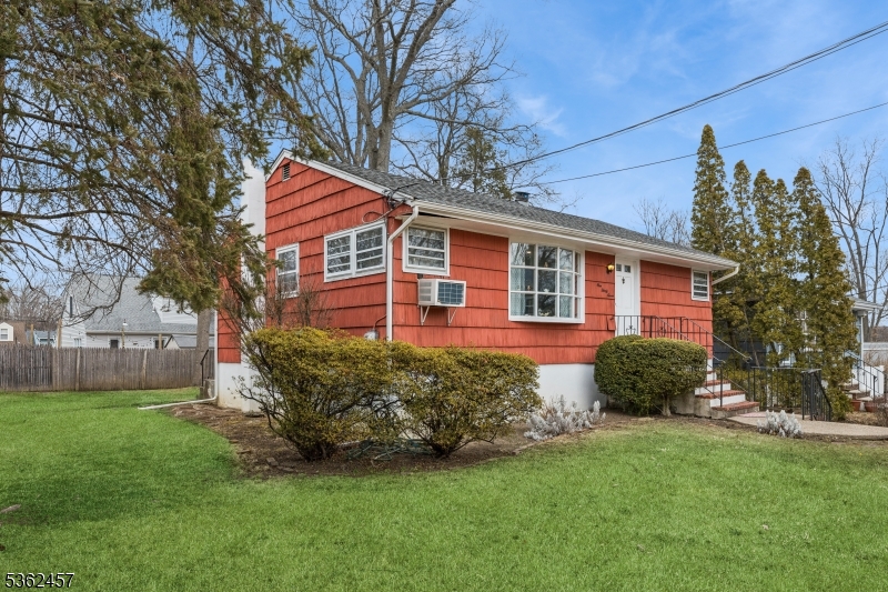 137 Lincoln Pl
