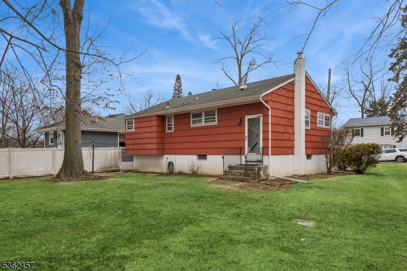 137 Lincoln Pl
