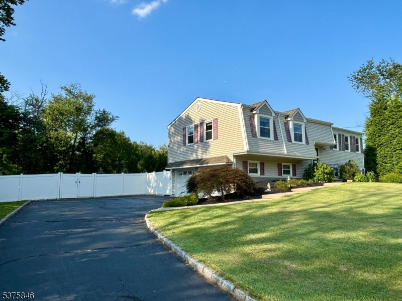 2011 Brooks Blvd