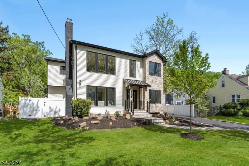 2227 Pine Ter