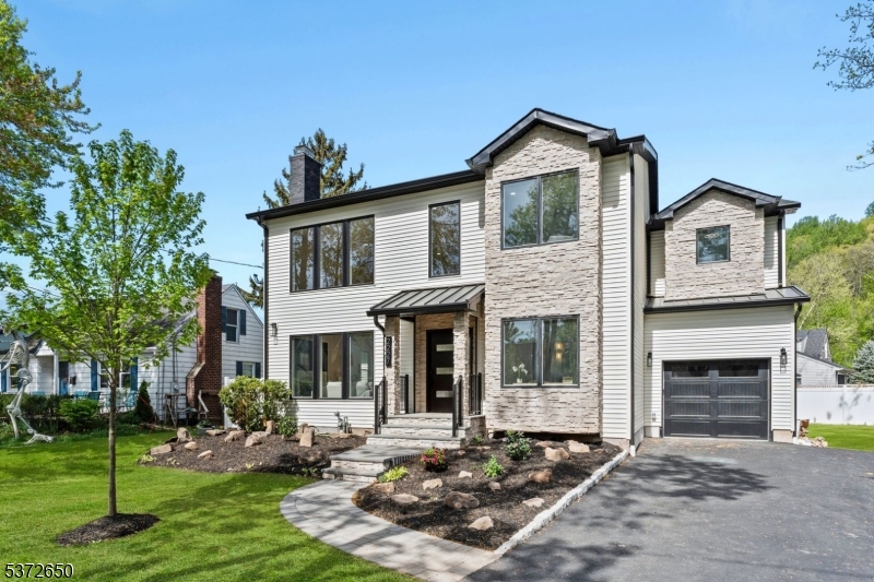 2227 Pine Ter