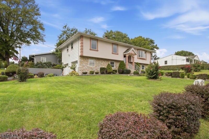 14 Leonard Rd
