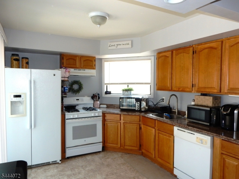 51 EDINBOROUGH CT.