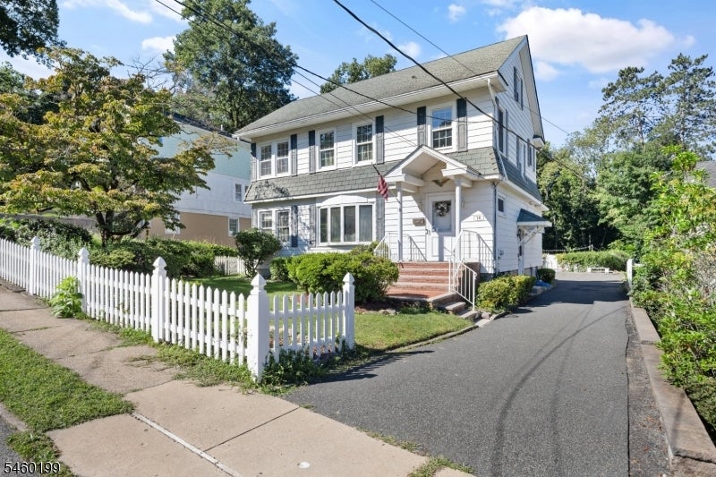 18 Chestnut St